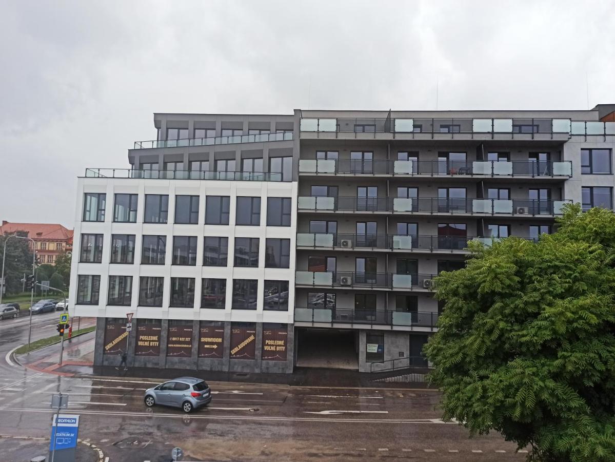 Taban Halifax Apartment - City Center & Free Parking Nitra Exterior foto