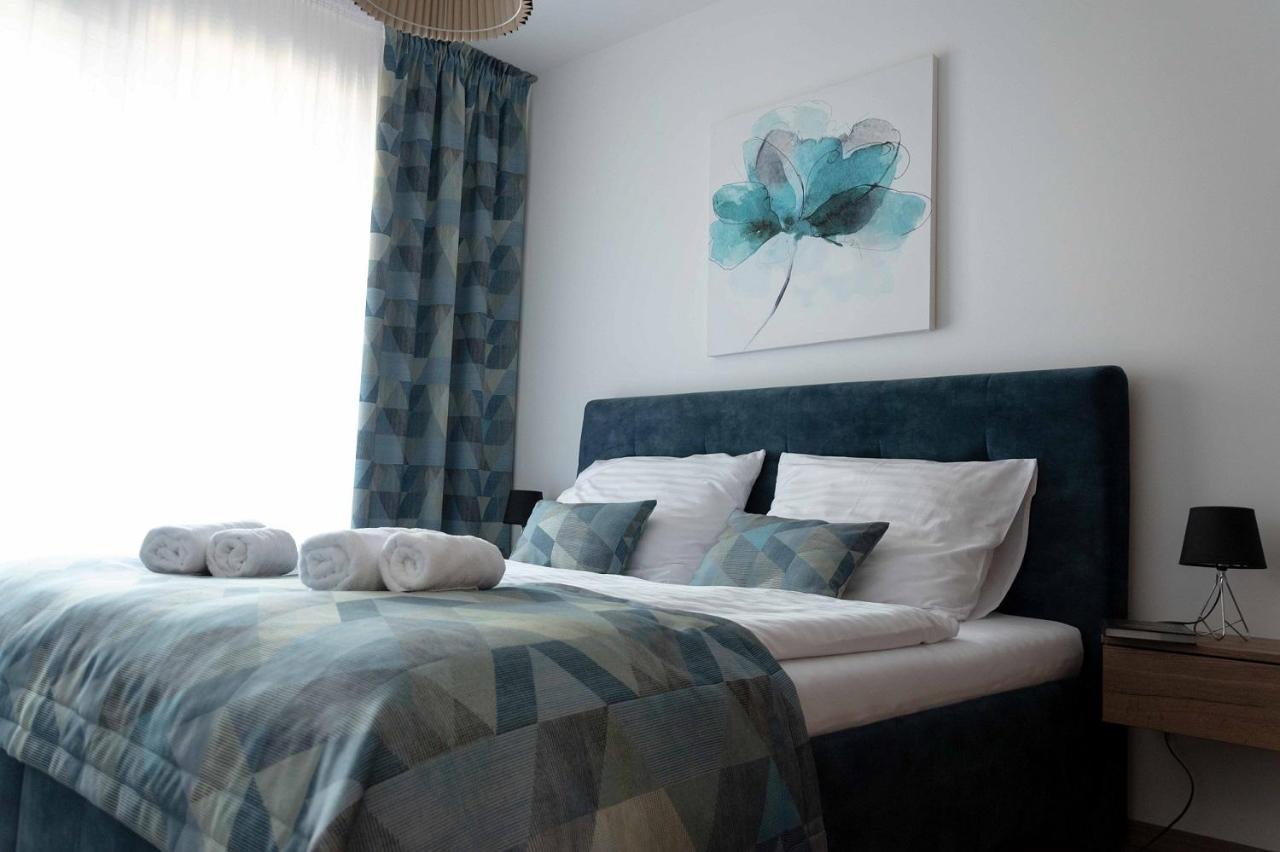 Taban Halifax Apartment - City Center & Free Parking Nitra Exterior foto
