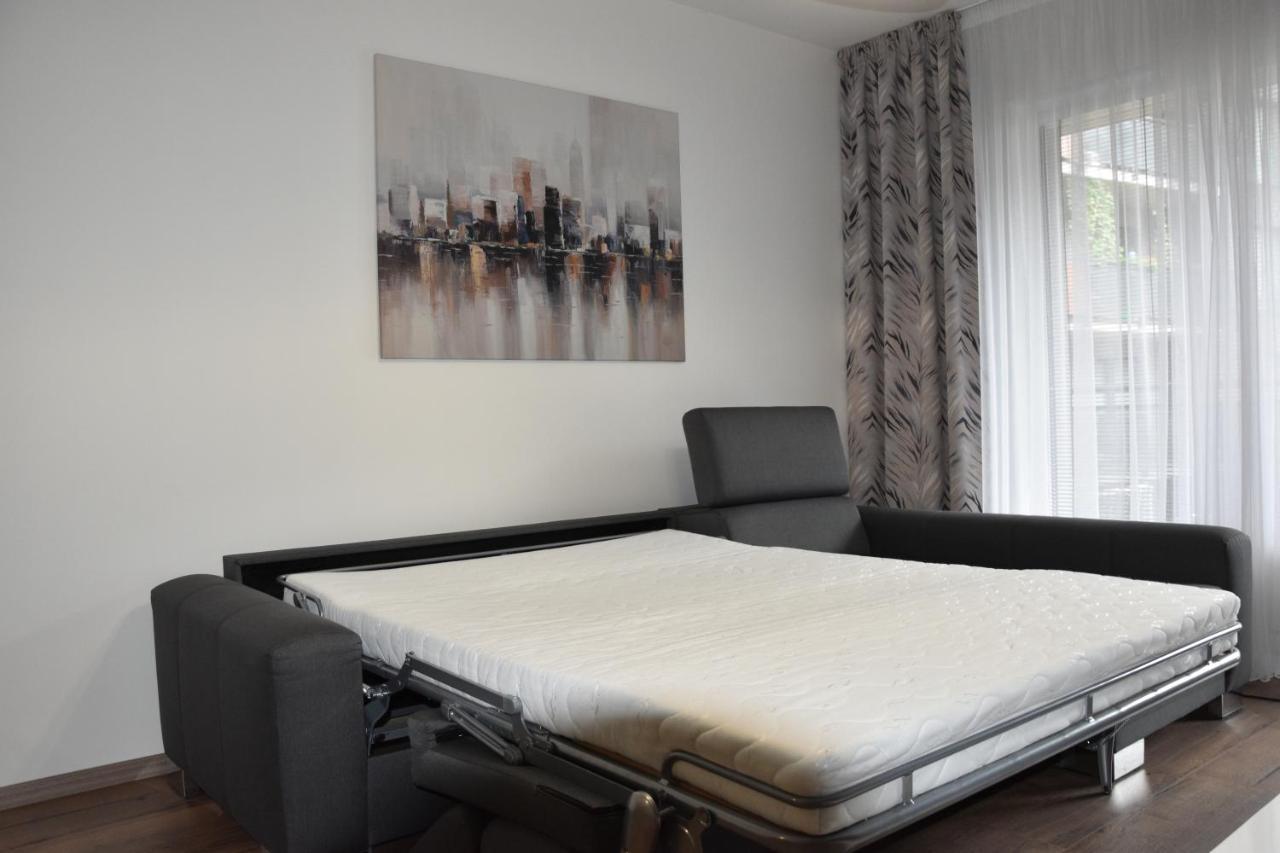 Taban Halifax Apartment - City Center & Free Parking Nitra Exterior foto