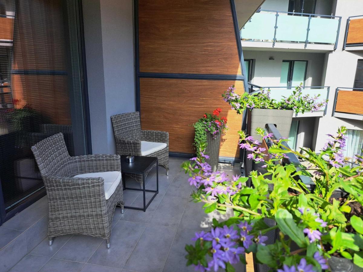 Taban Halifax Apartment - City Center & Free Parking Nitra Exterior foto