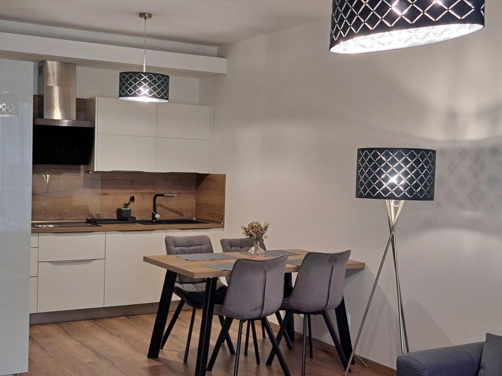 Taban Halifax Apartment - City Center & Free Parking Nitra Exterior foto